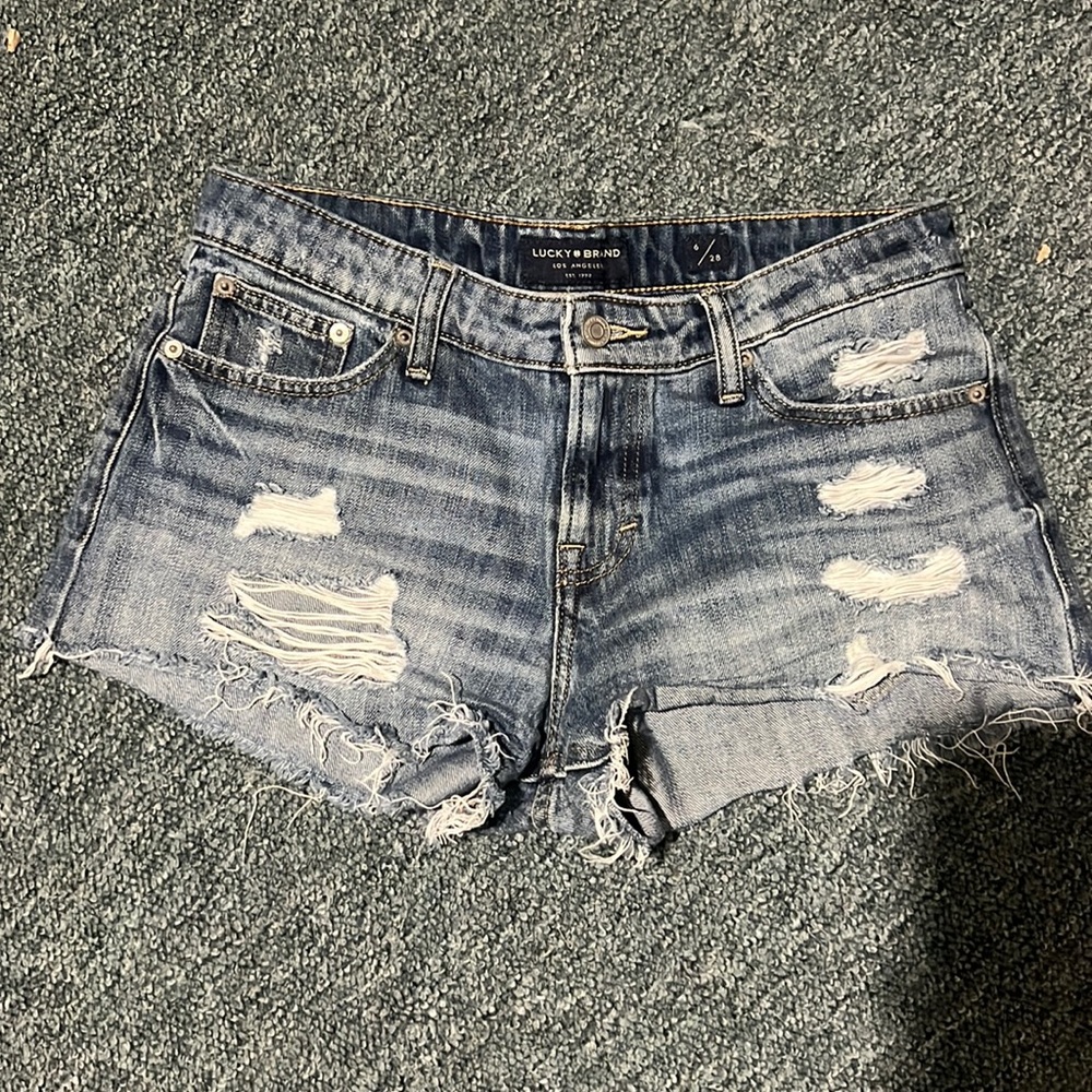 Lucky brand distressed, destroyed denim jean shorts the cut off size 28/6